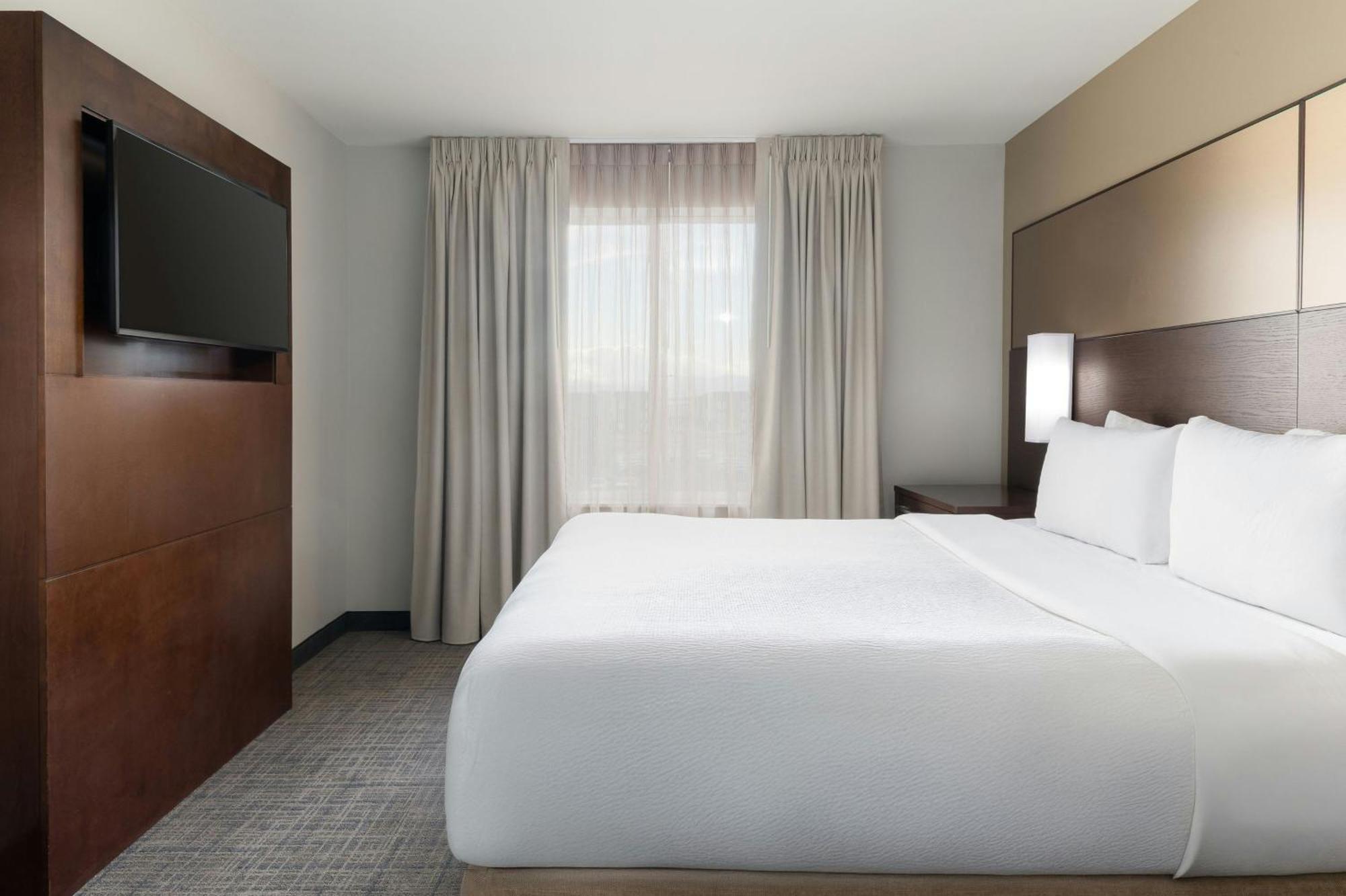 Hotel By Marriott Park DEN